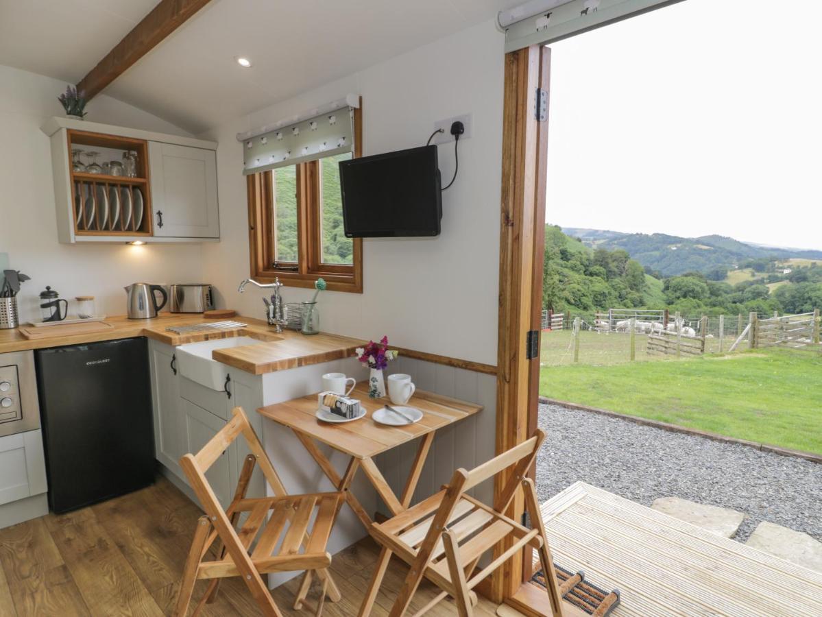 Tan Y Castell Shepherds Hut 랑골렌 외부 사진
